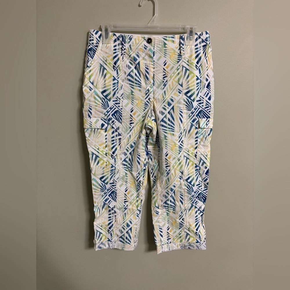 Chico’s Cargo Capri Pants Size 00 US 2 Stretch Coastal Blue Green Printed